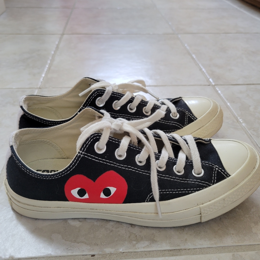 Comme Des Garçons PLAY x Converse Unisex Chuck Taylor Sneakers